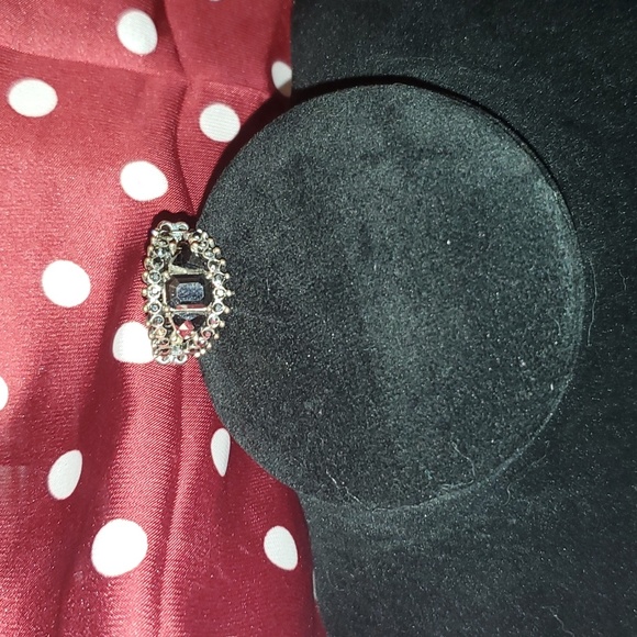 BEAUTIFUL Cosmetic Ring - Picture 5 of 5